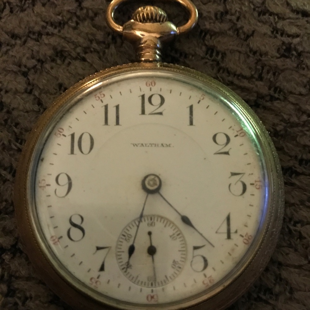 Waltham antique 17 Jewel pocket watch.